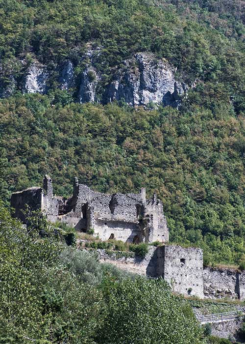 Nasino, ruins of the Vignoletto Castle in Val Pennavaire - Pian dell'Arma refuge