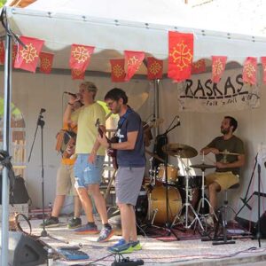 Festa occitana: canti e balli con la Compagnia Raskas. Pranzo tipico occitano al Ristorante del Rifugio