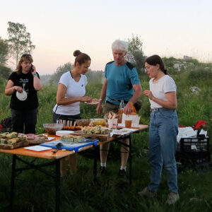 Passeggiata al tramonto a Colle San Bartolomeo e aperitivo con prodotti del territorio e Scola Bear